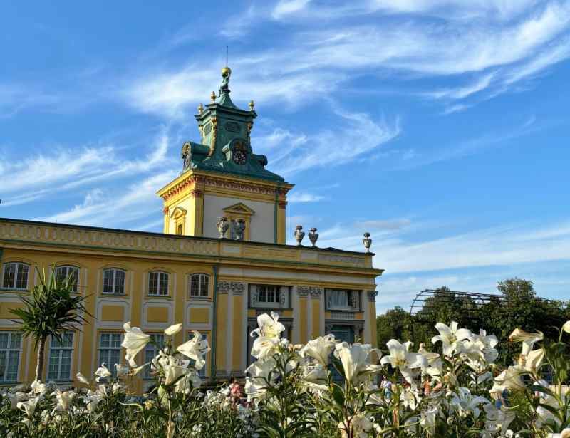 Kultura i&nbsp;historia na&nbsp;co&nbsp;dzień: pałac i&nbsp;ogrody wilanowskie jako unikalne tło życia